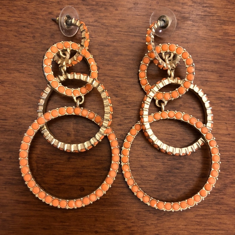 Dangle earrings
